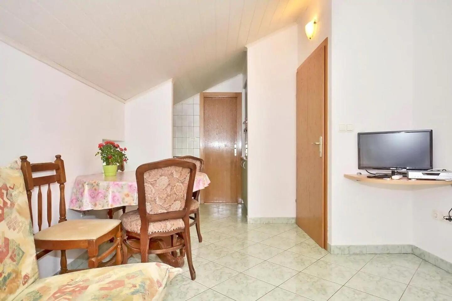 Apartment Toma 奥米什 外观 照片